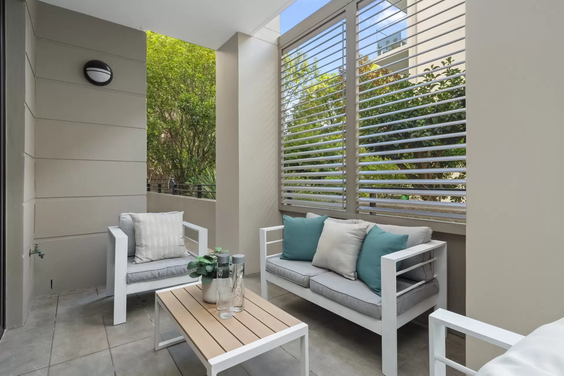 1/24-32 Flood Street, Bondi Sold by Bradfield Badgerfox - image 1