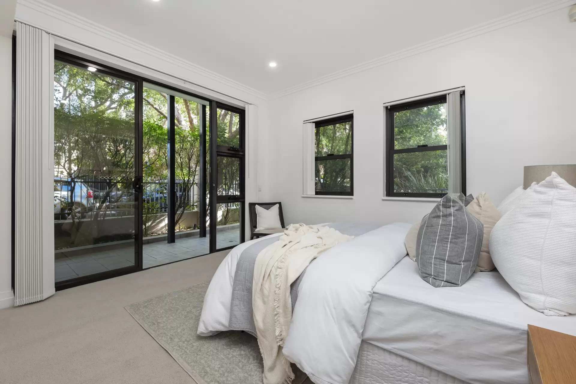 1/24-32 Flood Street, Bondi Sold by Bradfield Badgerfox - image 1
