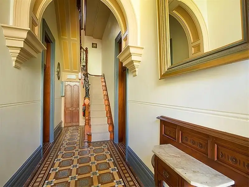 87 Barcom Avenue, Darlinghurst Sold by Bradfield Badgerfox - image 1