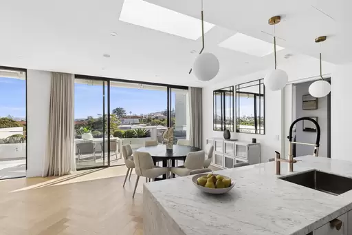 301/62A Dover Road, Rose Bay Sold by Bradfield Badgerfox