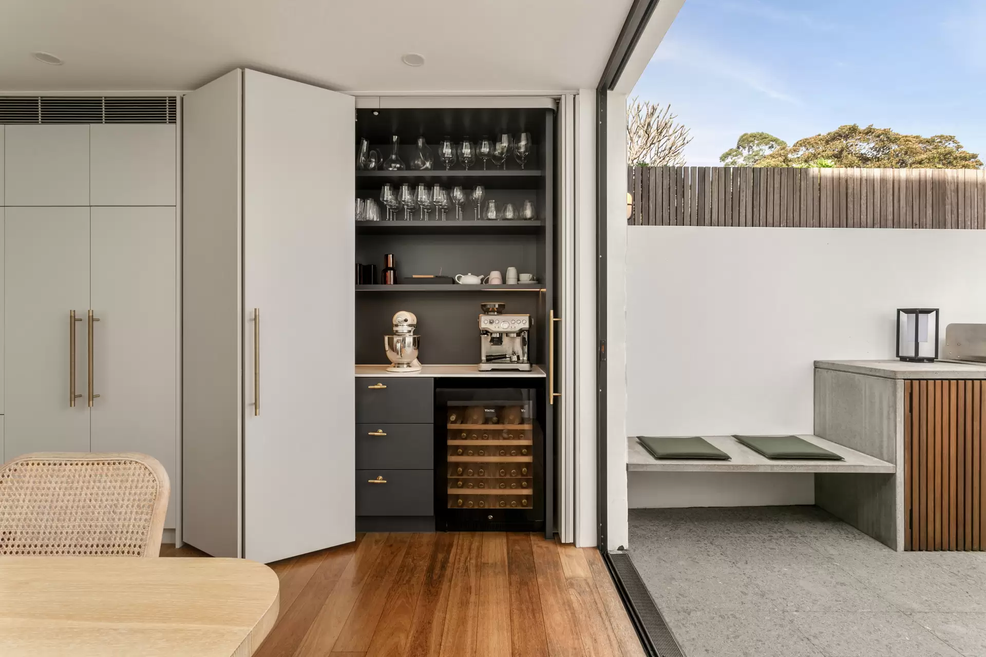 40 Cambridge Street, Paddington Sold by Bradfield Badgerfox - image 1
