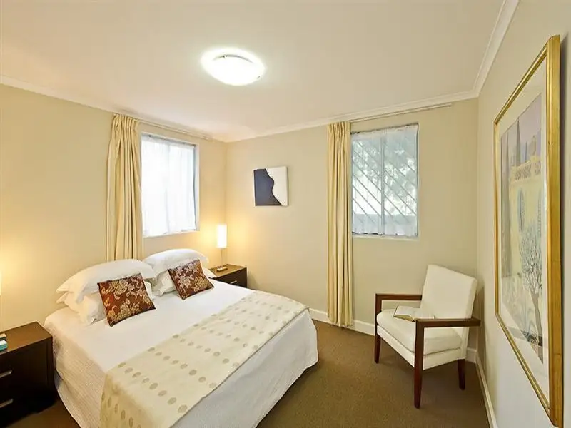 8/400 Glenmore Road, Paddington Sold by Bradfield Badgerfox - image 1