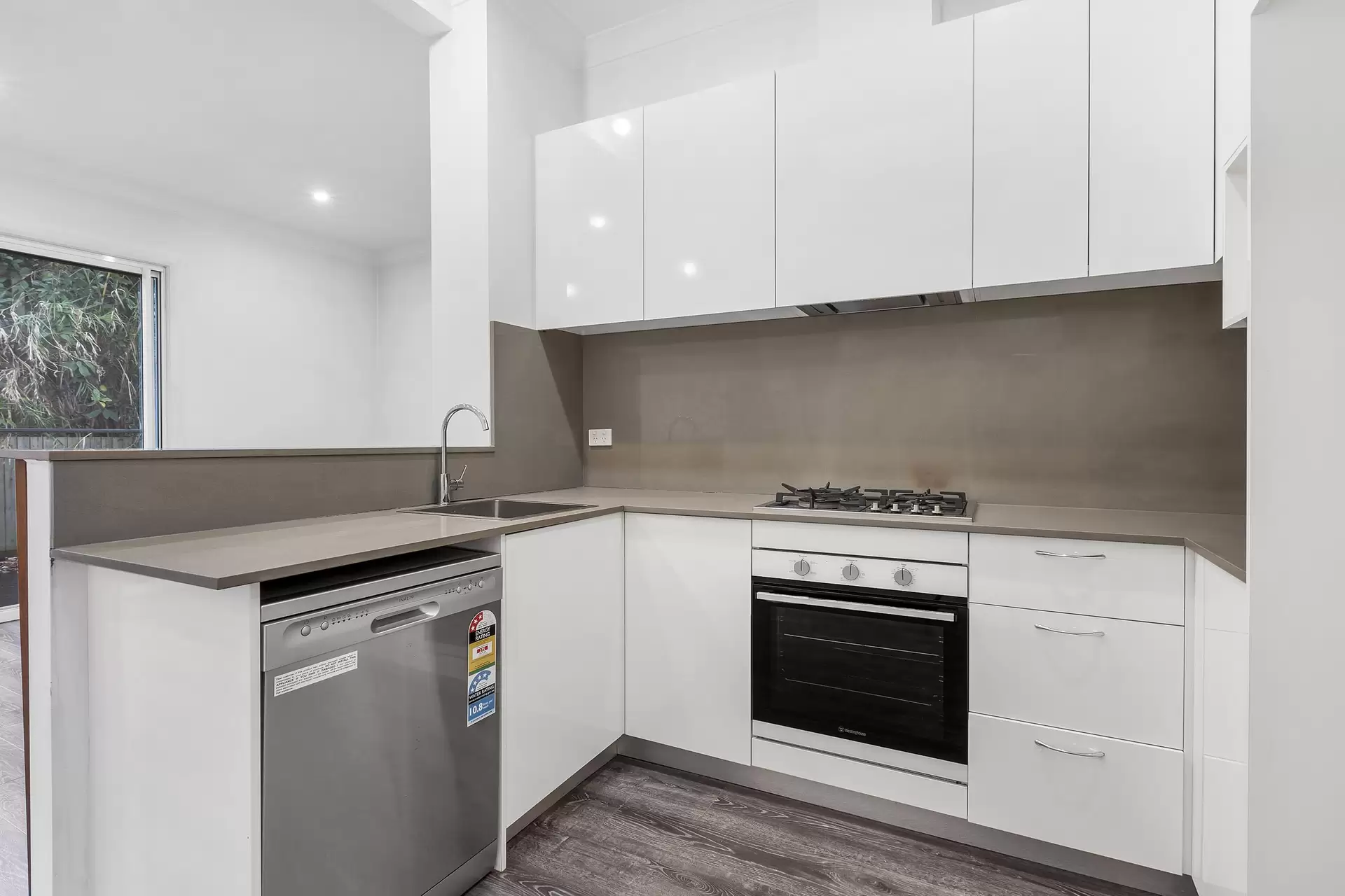 6 Alton Street, Woollahra Leased by Bradfield Badgerfox - image 1