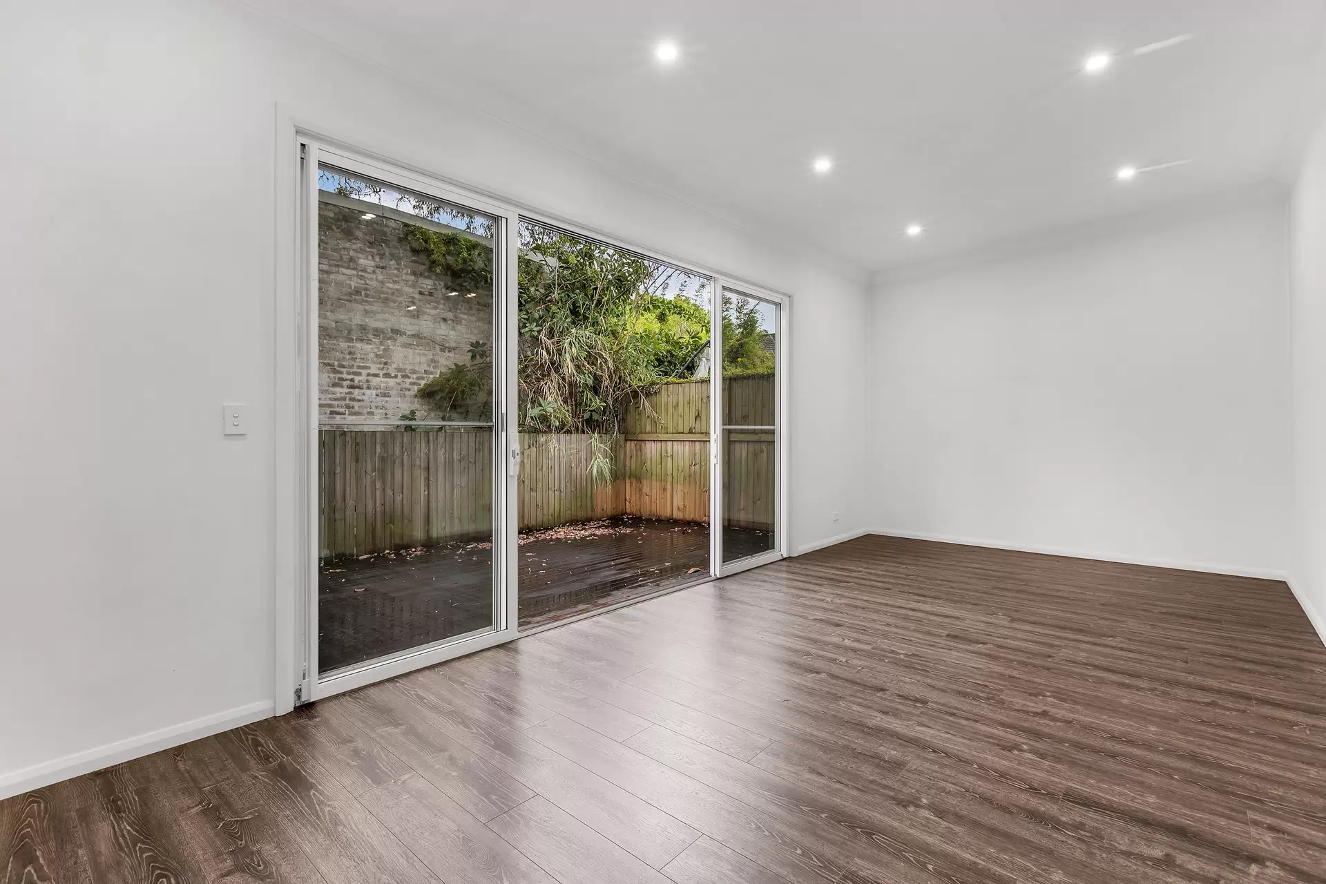 6 Alton Street, Woollahra Leased by Bradfield Badgerfox - image 1