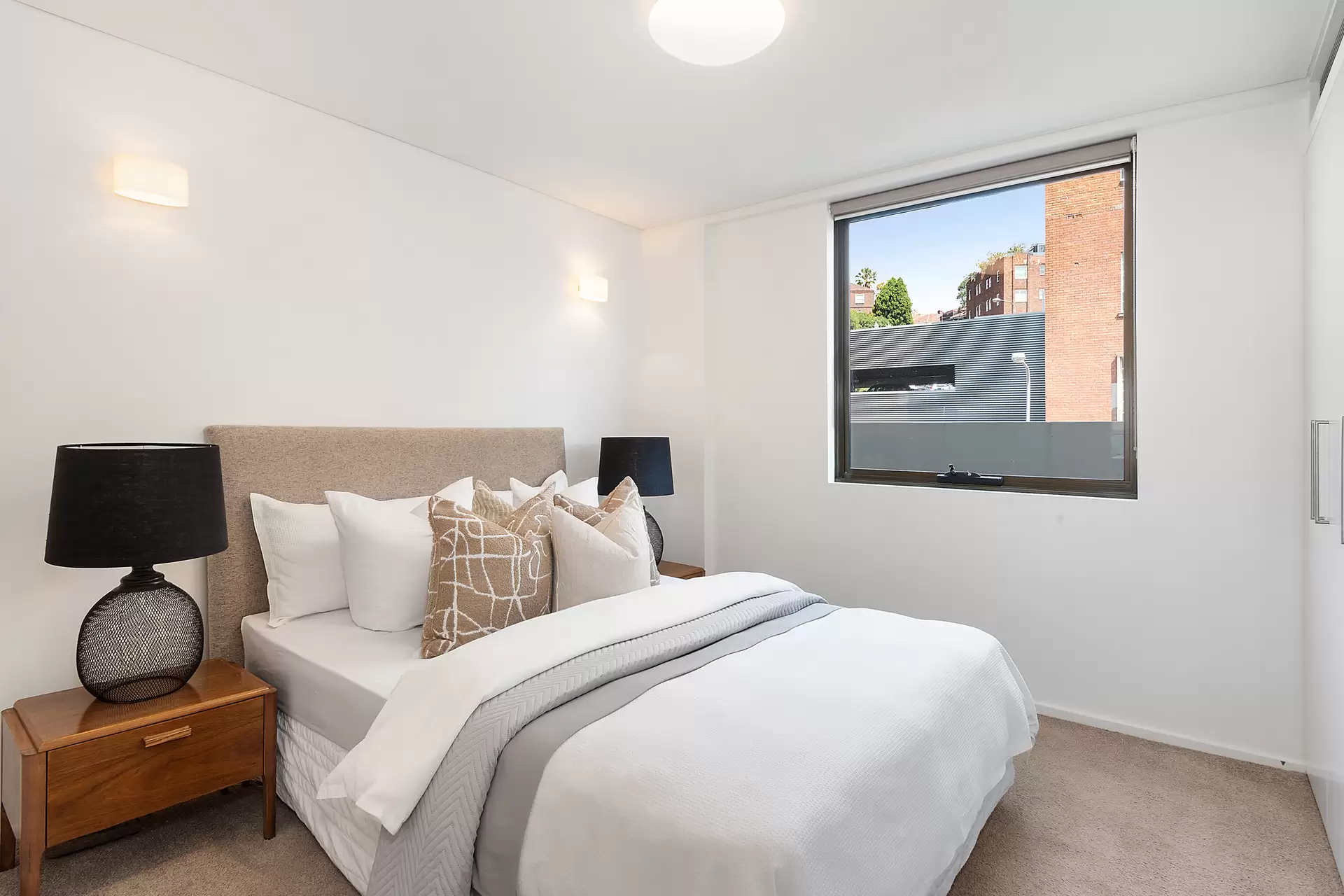 6/230-238 New South Head Road, Edgecliff Sold by Bradfield Badgerfox - image 1