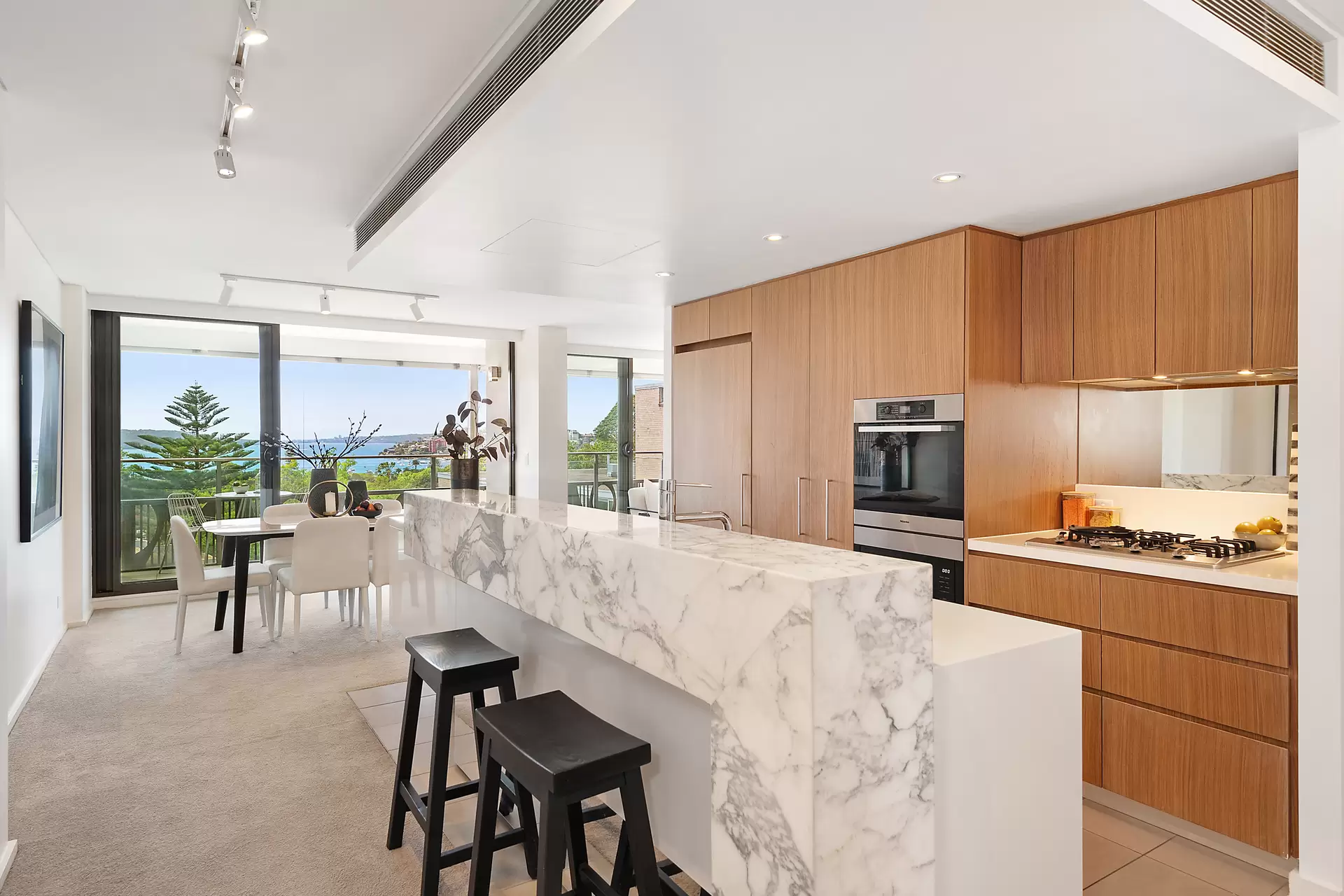 6/230-238 New South Head Road, Edgecliff Sold by Bradfield Badgerfox - image 1