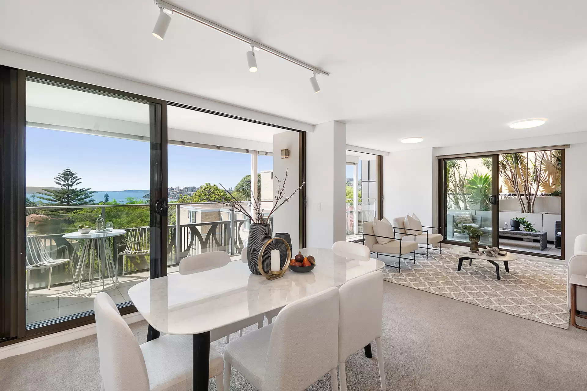 6/230-238 New South Head Road, Edgecliff Sold by Bradfield Badgerfox - image 1