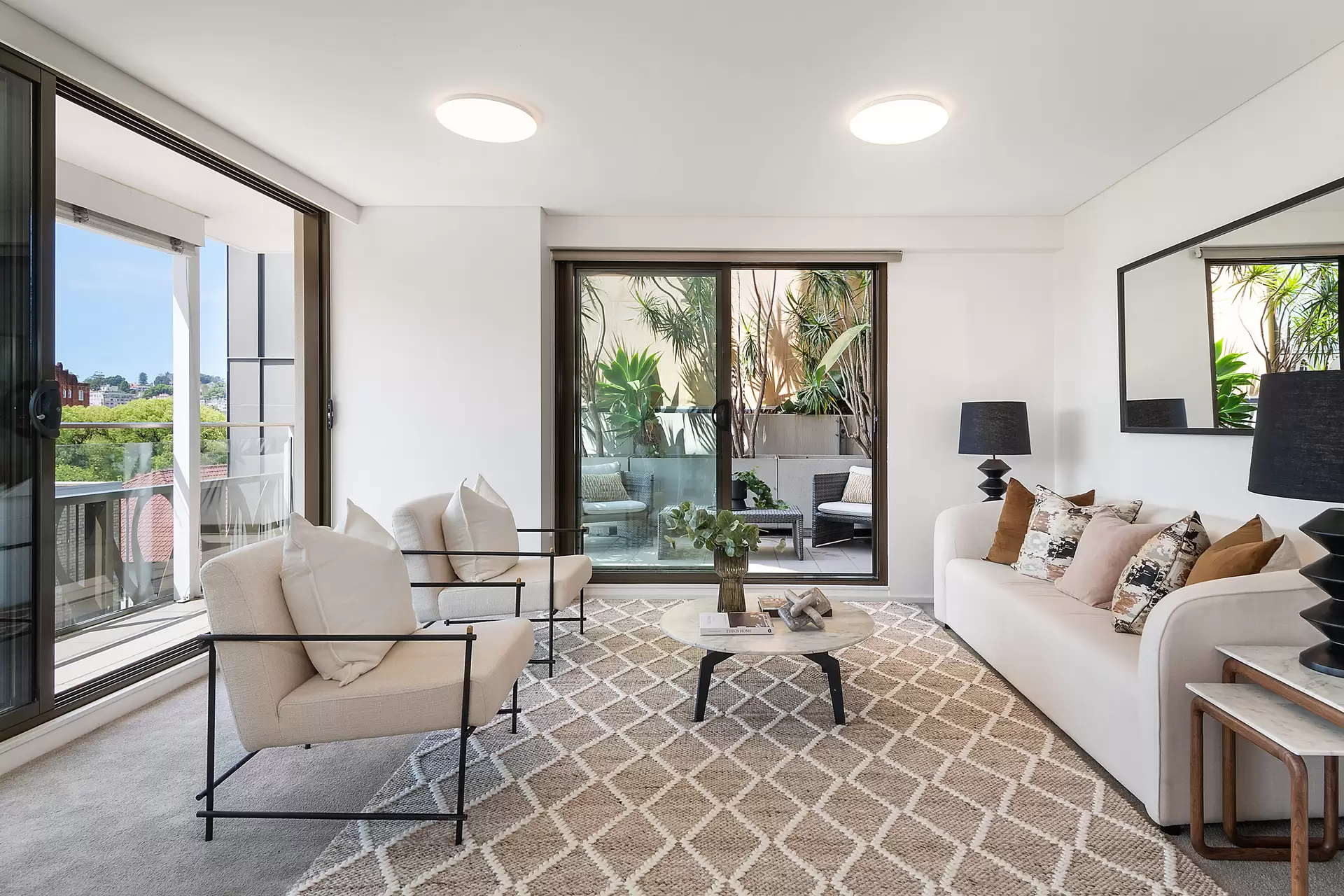 6/230-238 New South Head Road, Edgecliff Sold by Bradfield Badgerfox - image 1
