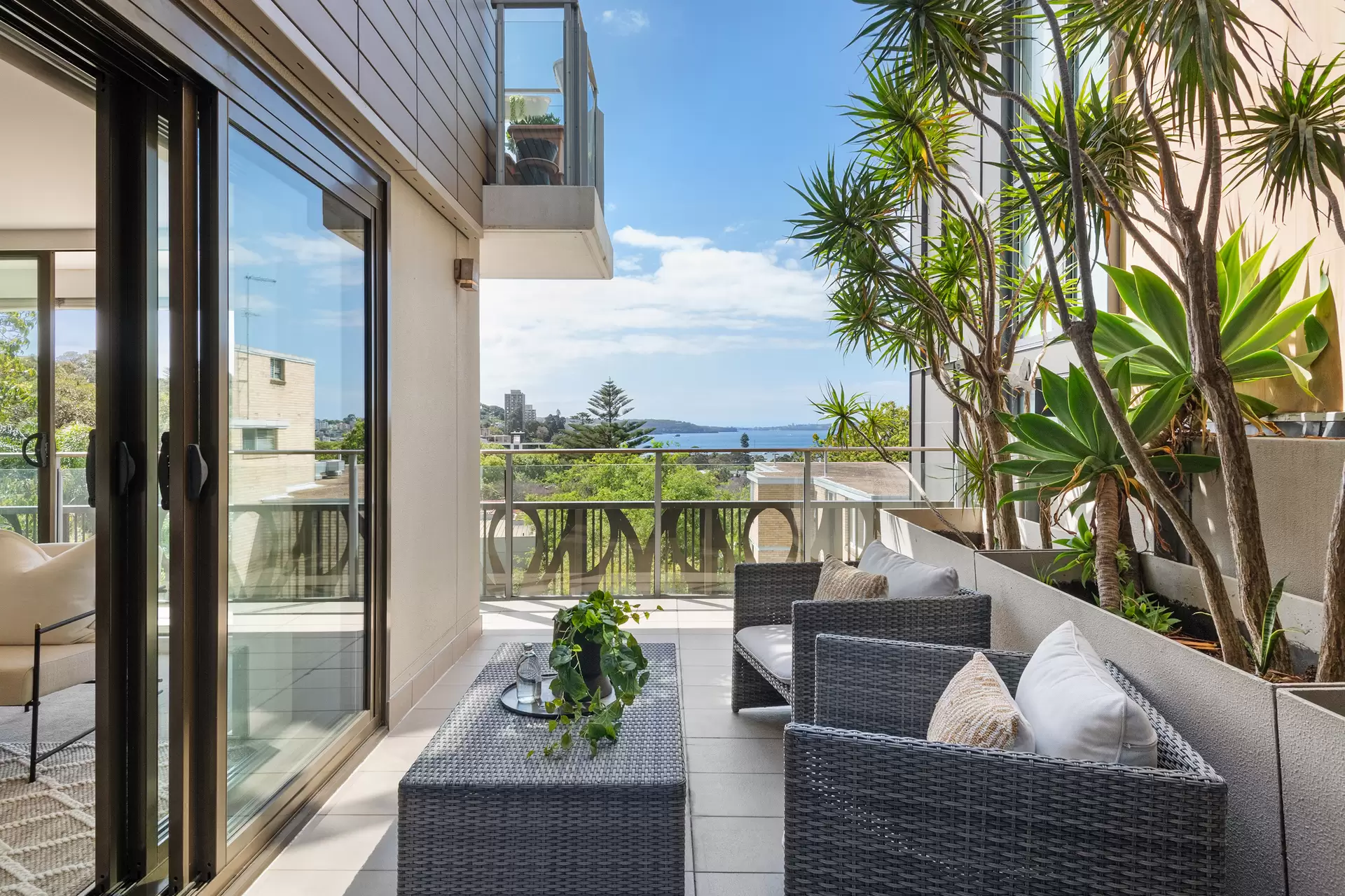 6/230-238 New South Head Road, Edgecliff Sold by Bradfield Badgerfox - image 1