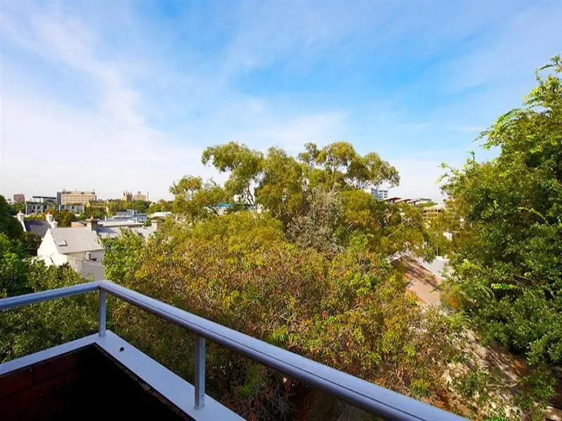 17/9-15 Foss Street, Glebe Sold by Bradfield Badgerfox - image 1