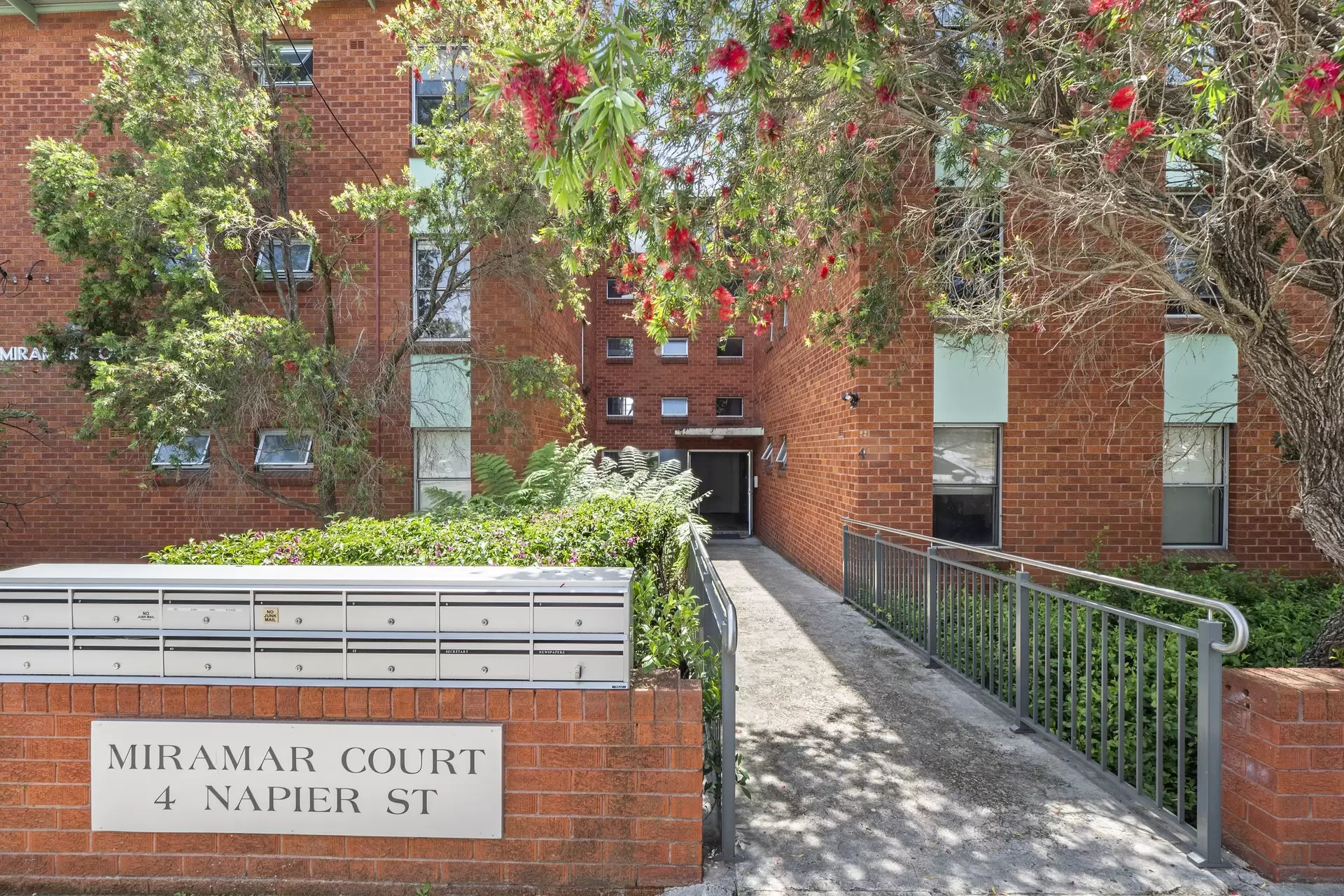 7/4 Napier Street, Drummoyne Sold by Bradfield Badgerfox - image 1