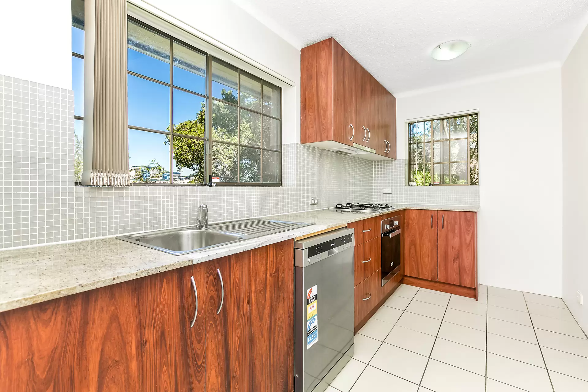 6/20-22 Ross Street, Glebe Leased by Bradfield Badgerfox - image 1