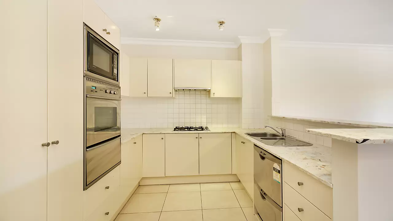 20/17 Newcastle Street, Rose Bay Leased by Bradfield Badgerfox - image 1