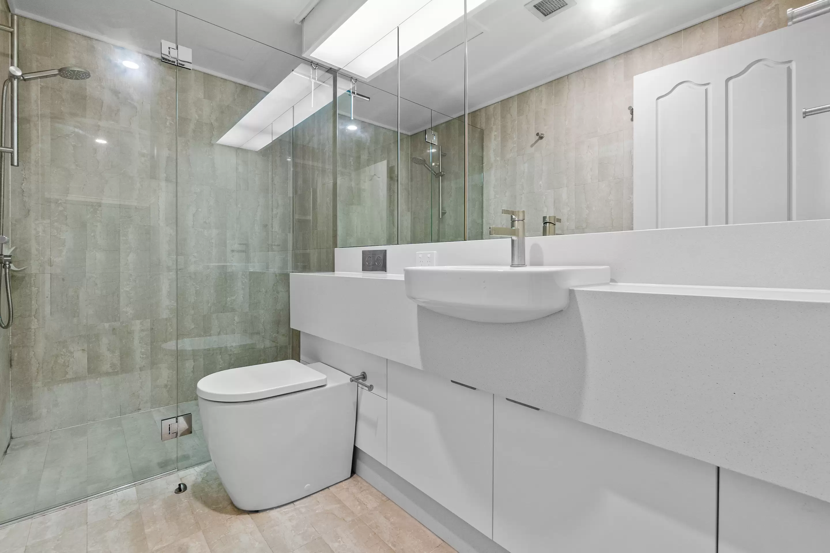 1704/187 Liverpool Street, Sydney Leased by Bradfield Badgerfox - image 1