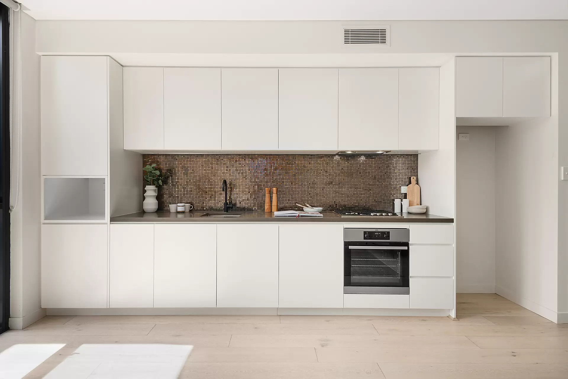 33/6 Danks Street, Waterloo Sold by Bradfield Badgerfox - image 1