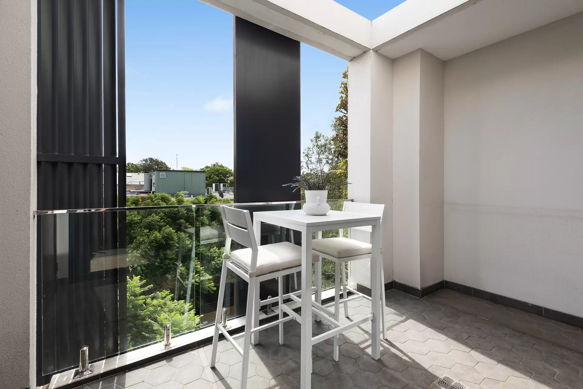 33/6 Danks Street, Waterloo Sold by Bradfield Badgerfox - image 1