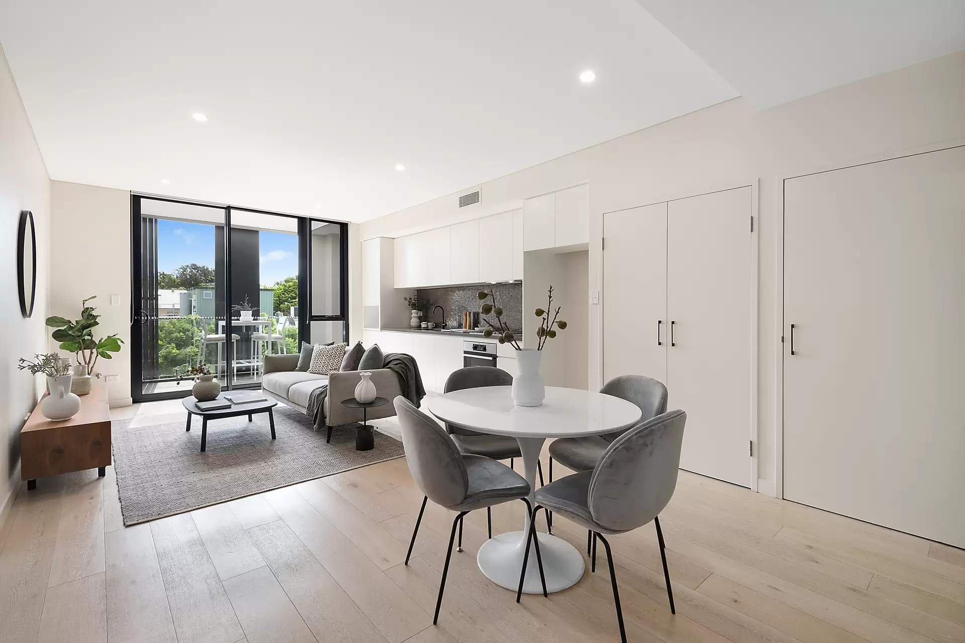 33/6 Danks Street, Waterloo Sold by Bradfield Badgerfox - image 1