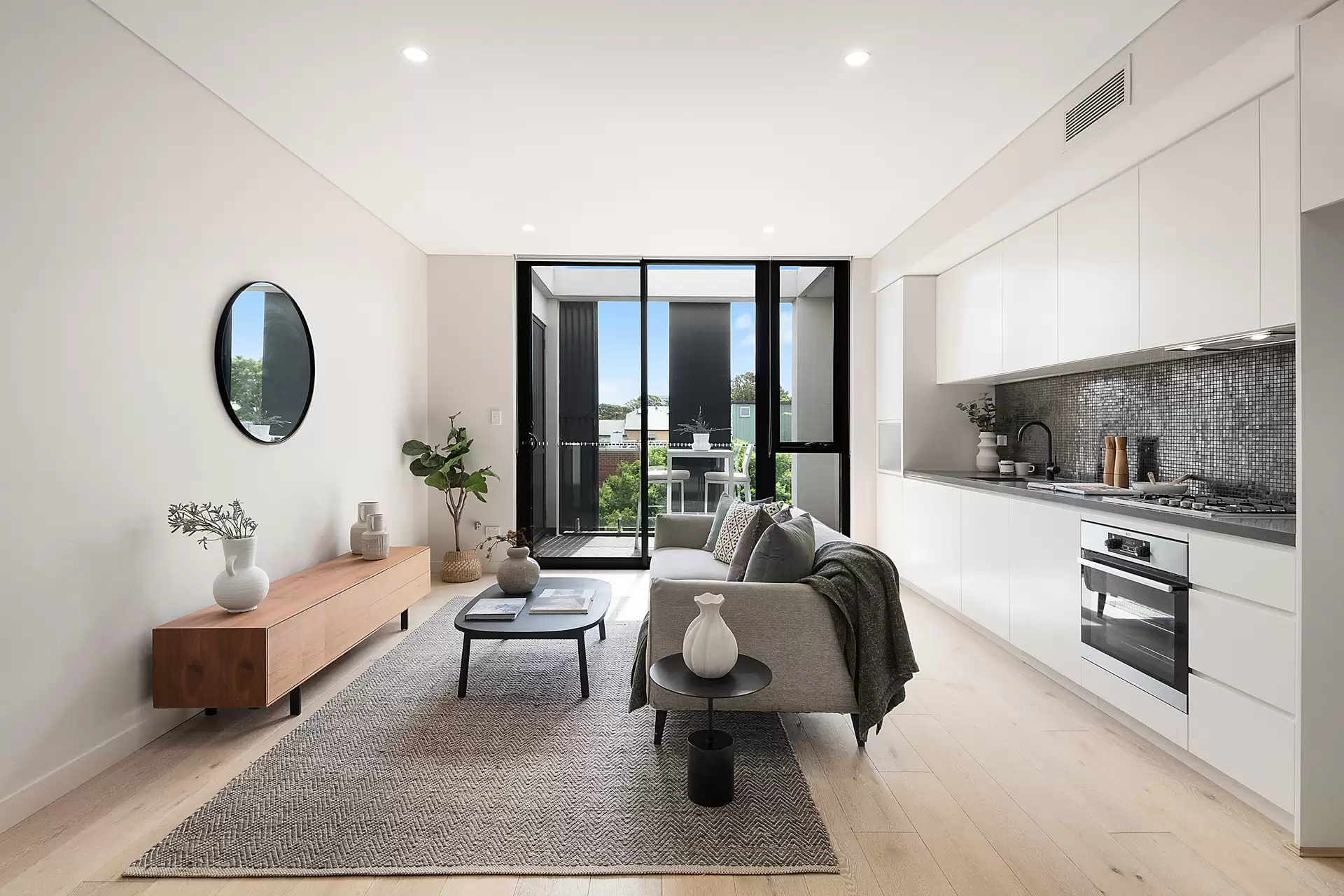 33/6 Danks Street, Waterloo Sold by Bradfield Badgerfox - image 1