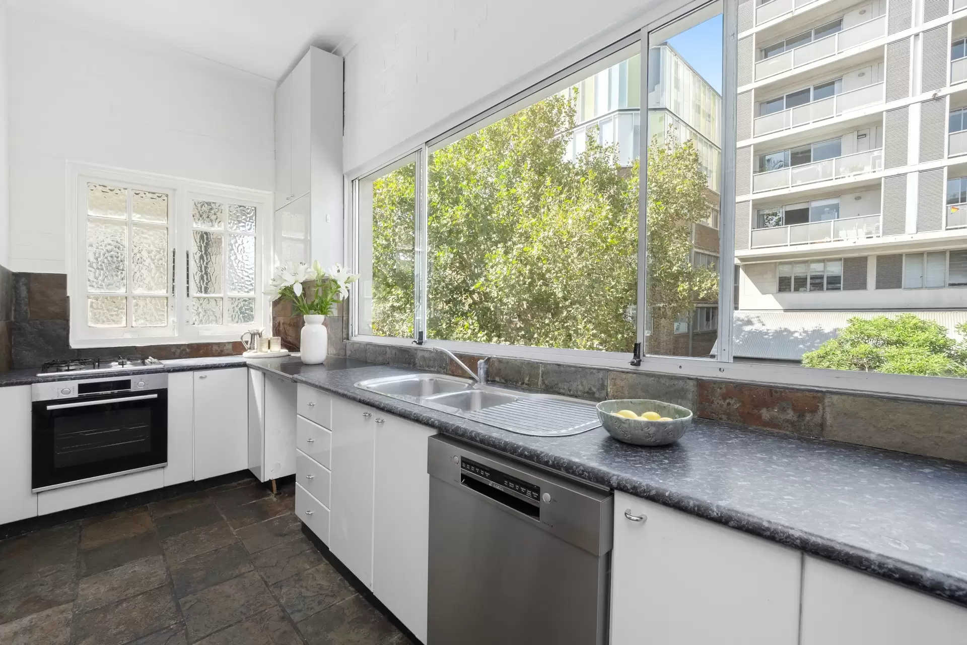 8/342 Bourke Street, Surry Hills Sold by Bradfield Badgerfox - image 1