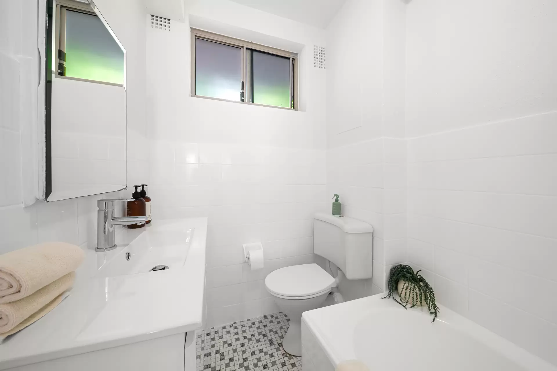 4/68 Cook Road, Centennial Park Sold by Bradfield Badgerfox - image 1
