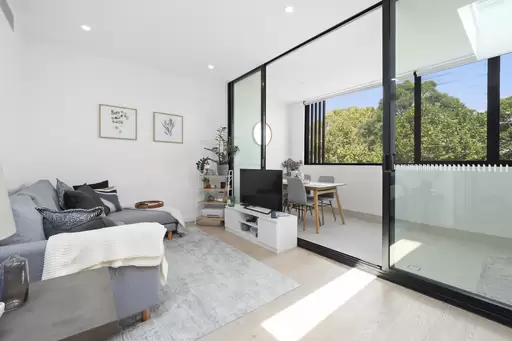 309/2 East Lane, North Sydney Leased by Bradfield Badgerfox