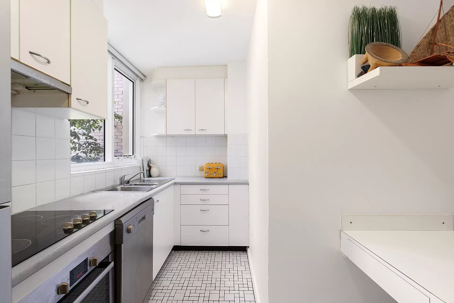 2/142 Old South Head Road, Bellevue Hill Sold by Bradfield Badgerfox - image 1