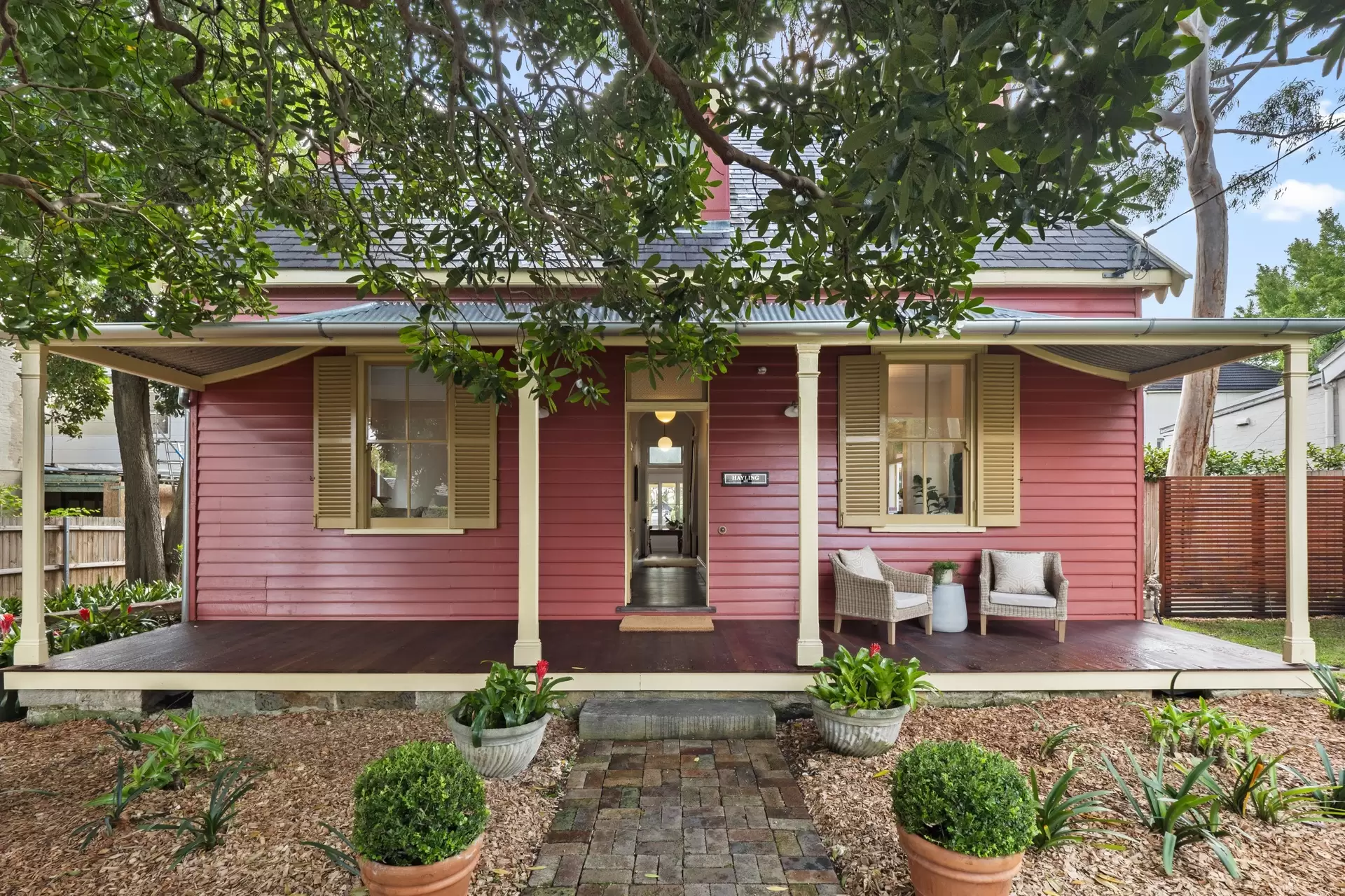 16 Alexandra Street, Hunters Hill Sold by Bradfield Badgerfox - image 1