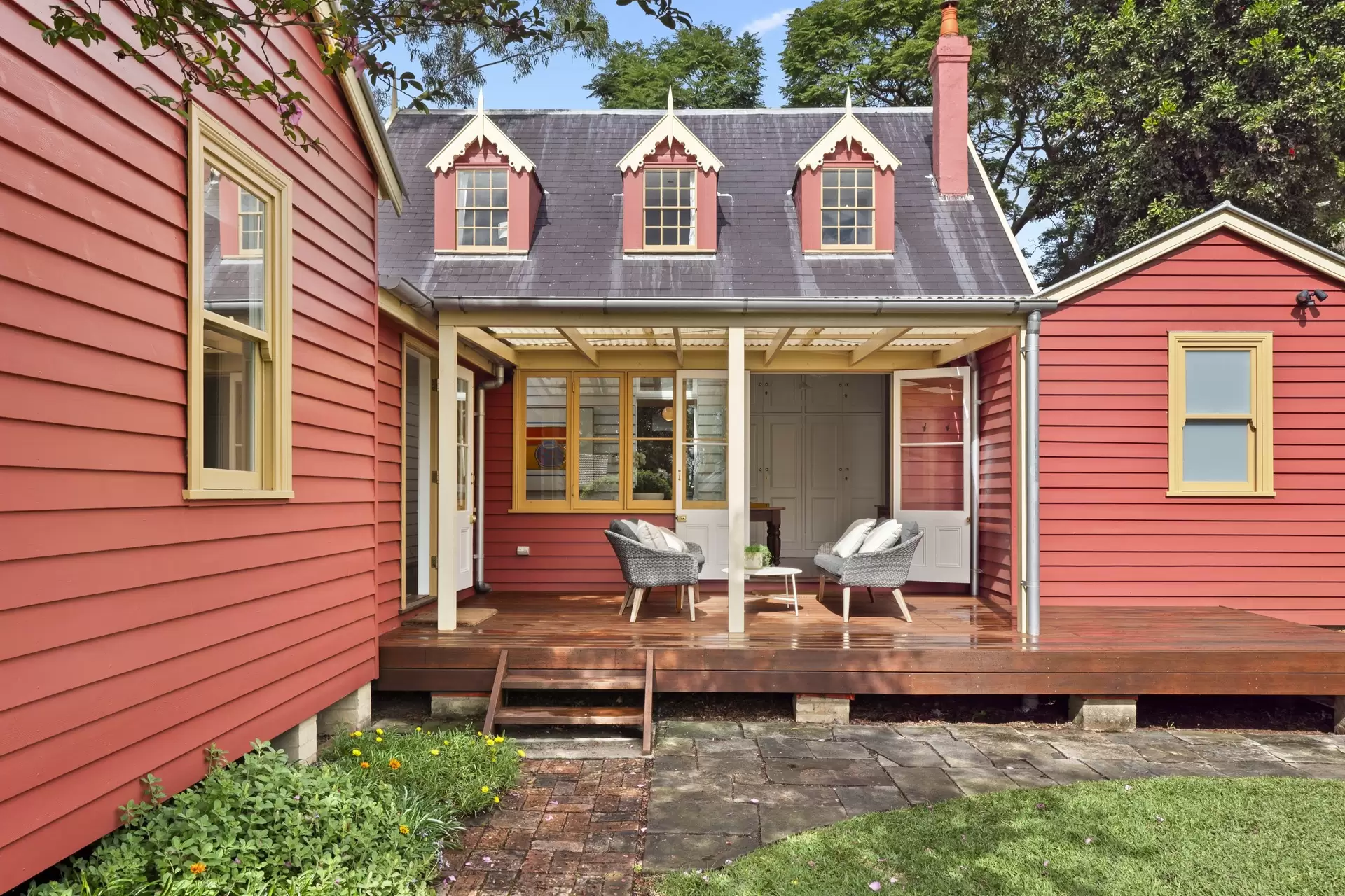 16 Alexandra Street, Hunters Hill Sold by Bradfield Badgerfox - image 1