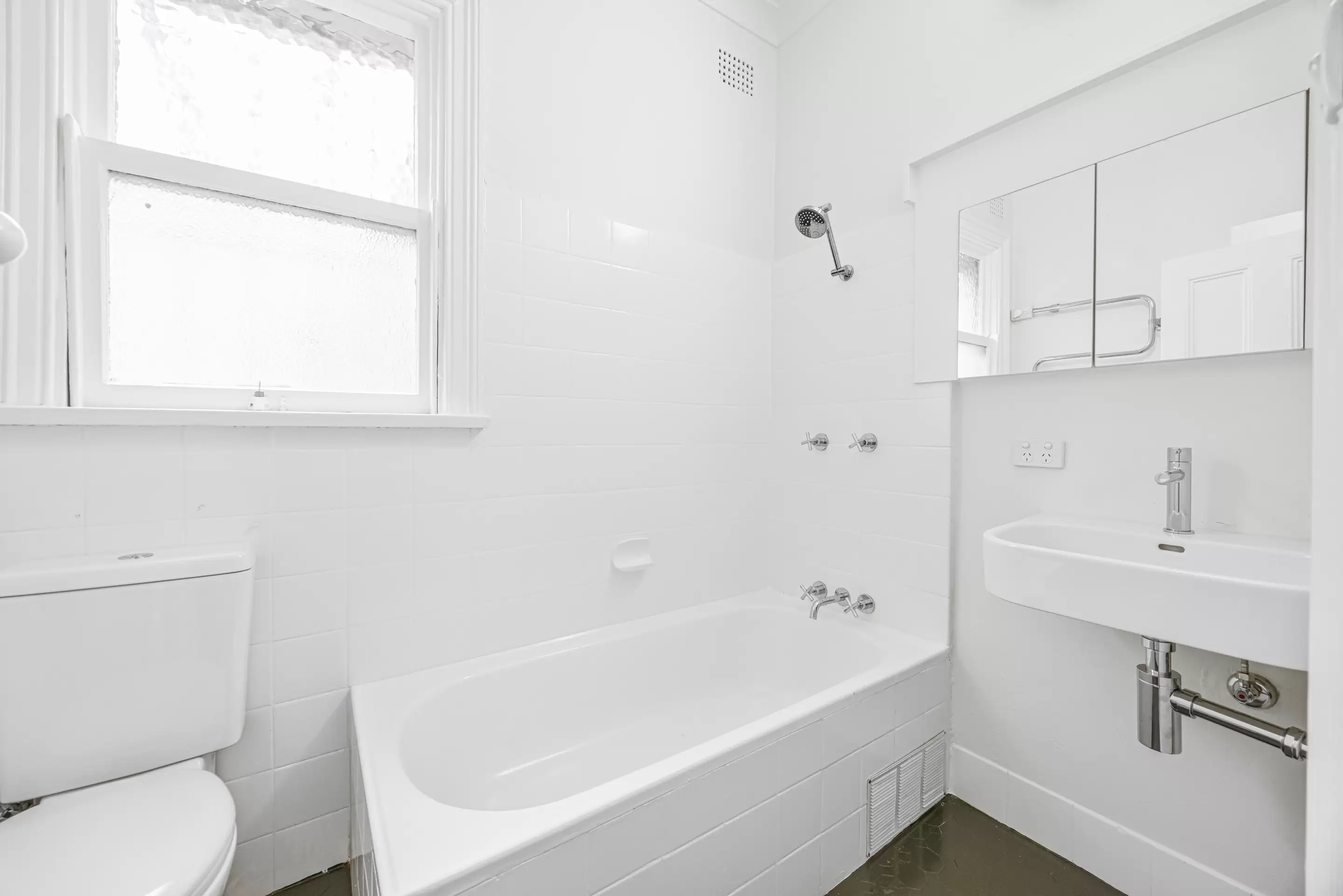 Double Bay Leased by Bradfield Badgerfox - image 1