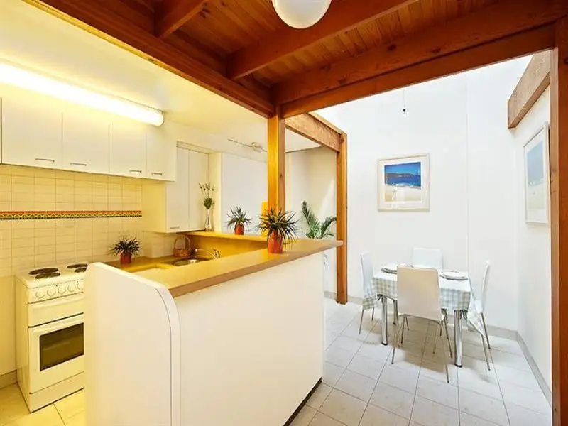 11/95 Palmer Street, Woolloomooloo Sold by Bradfield Badgerfox - image 1