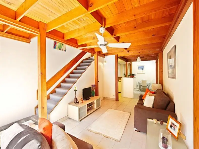 11/95 Palmer Street, Woolloomooloo Sold by Bradfield Badgerfox - image 1