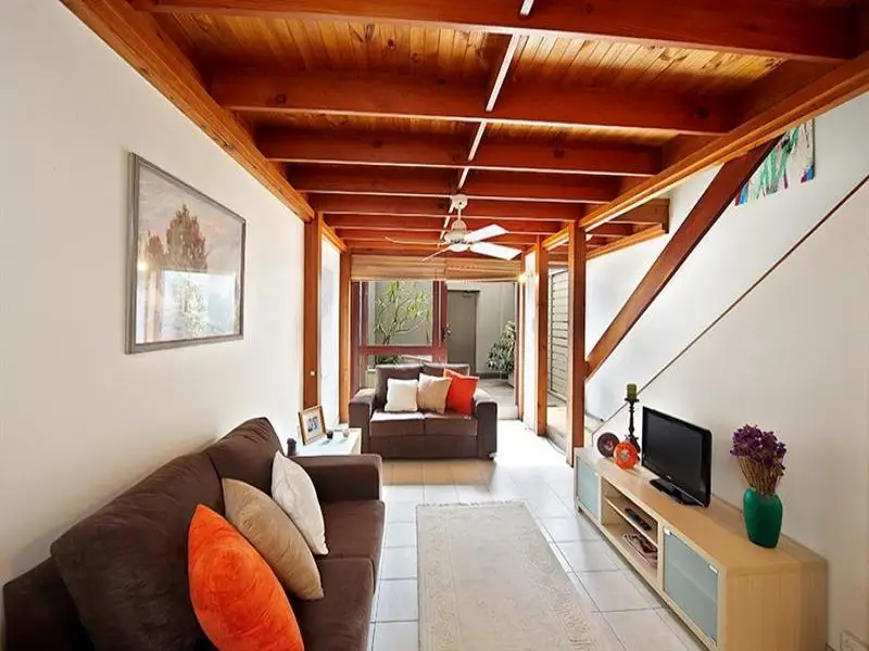 11/95 Palmer Street, Woolloomooloo Sold by Bradfield Badgerfox - image 1
