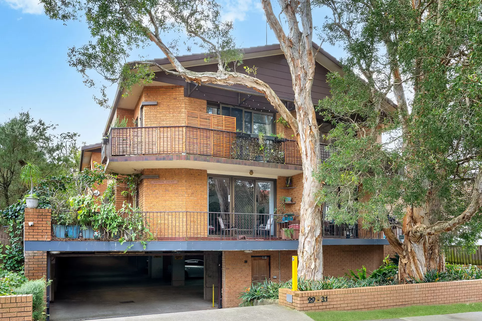17/29-31 Simpson Street, Bondi Beach Sold by Bradfield Badgerfox - image 1