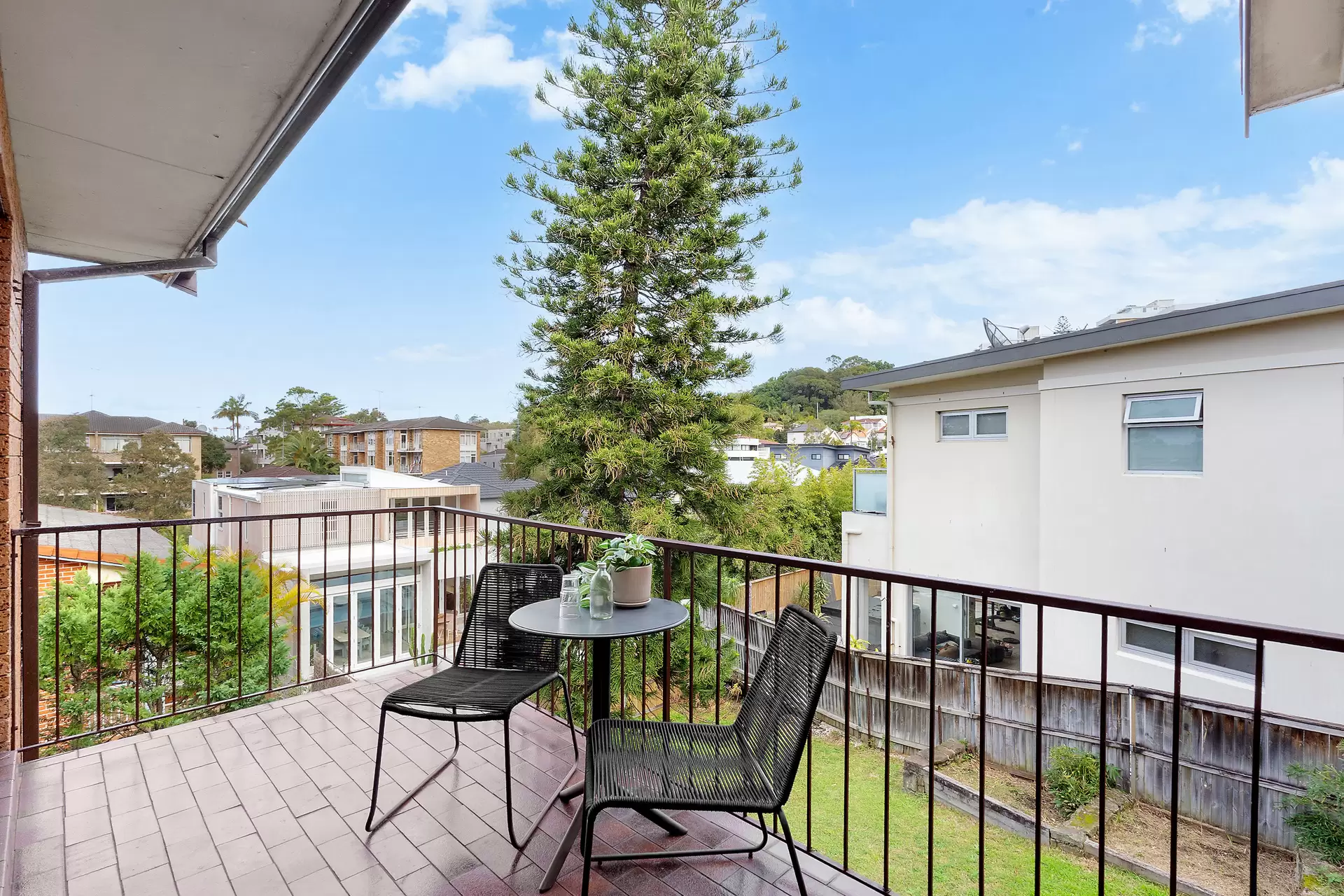 17/29-31 Simpson Street, Bondi Beach Sold by Bradfield Badgerfox - image 1