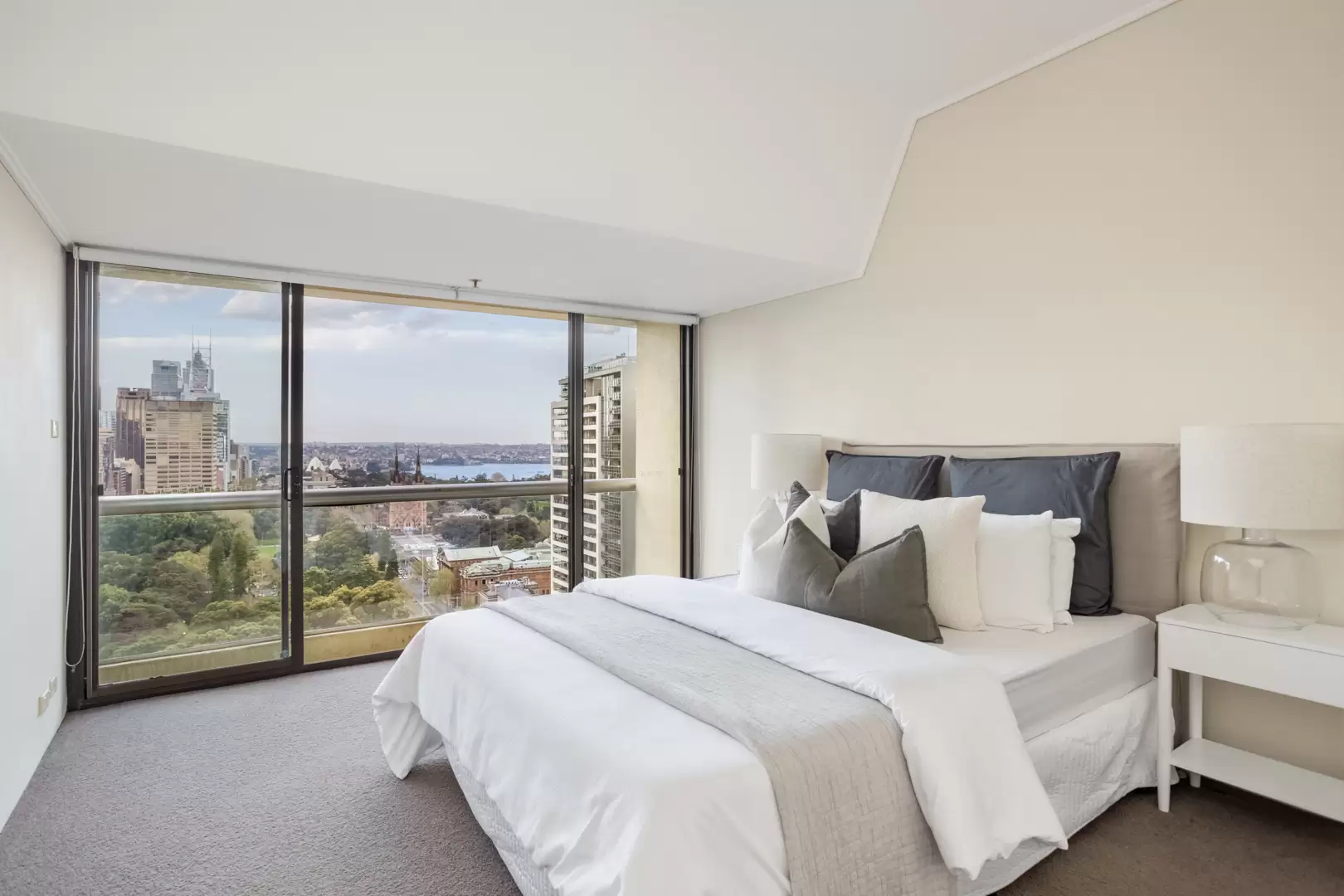 2006/185-211 Liverpool Street, Sydney Sold by Bradfield Badgerfox - image 1