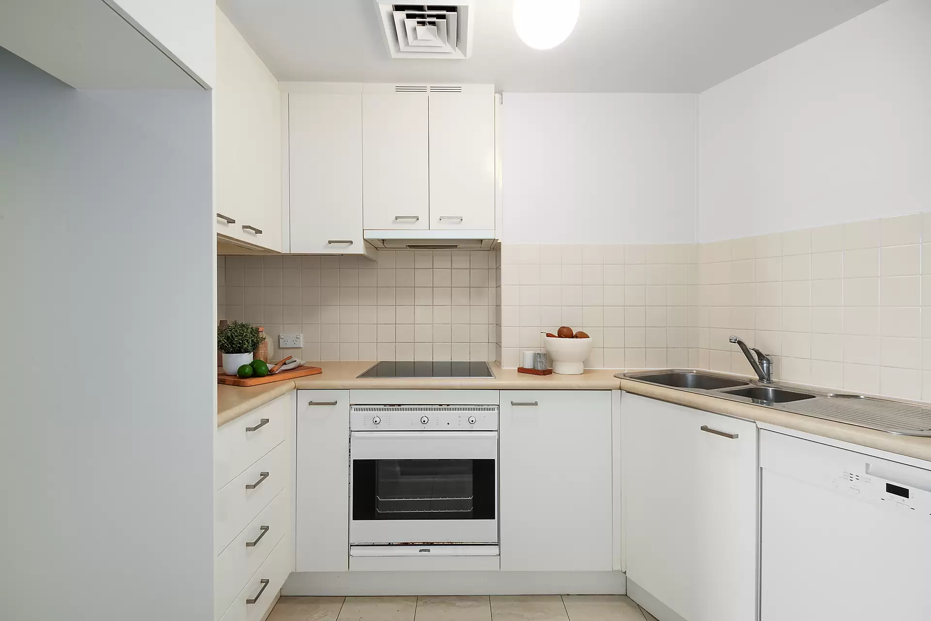 1802/1 Kings Cross Road, Darlinghurst Sold by Bradfield Badgerfox - image 1