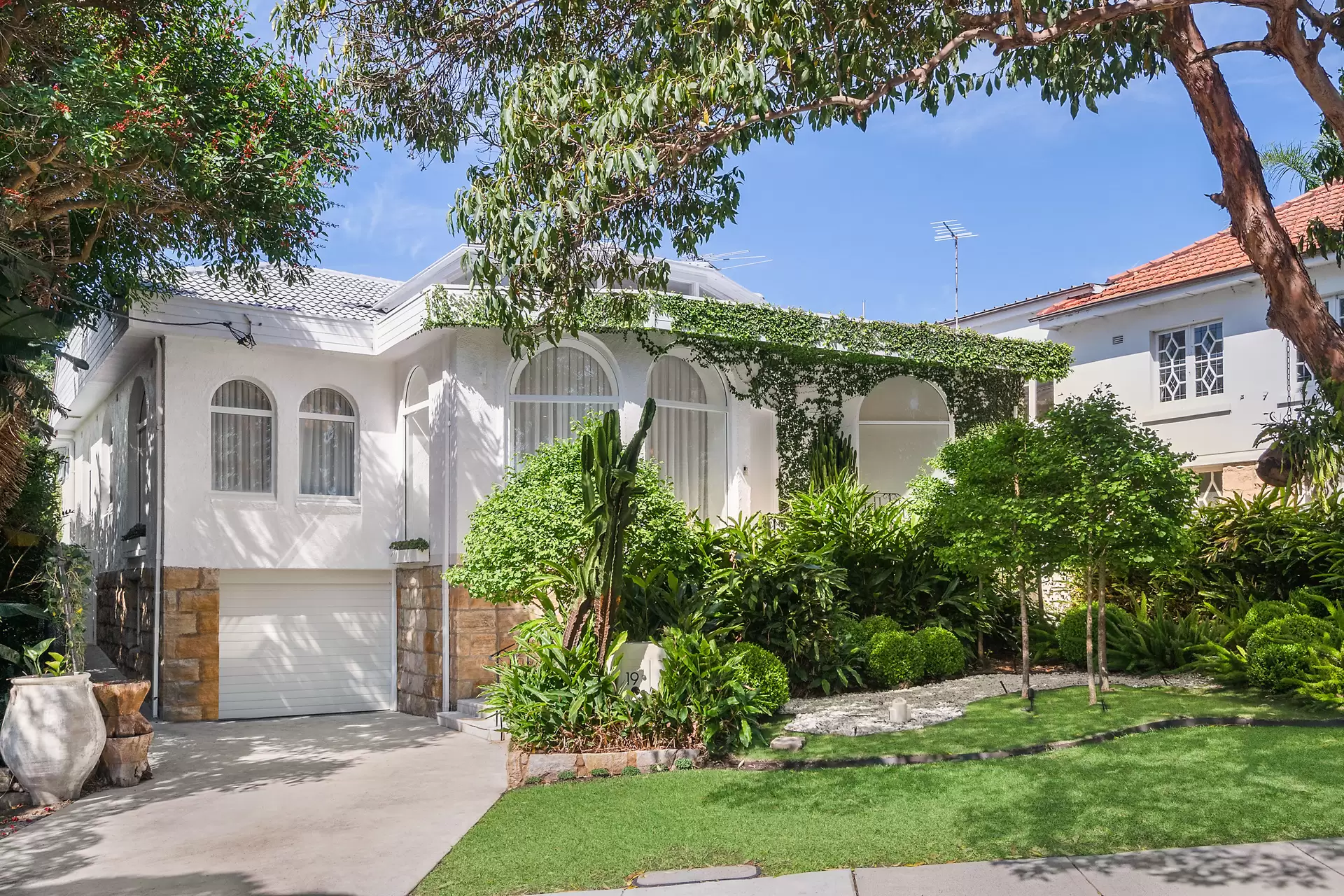 19 Serpentine Parade, Vaucluse Sold by Bradfield Badgerfox - image 1