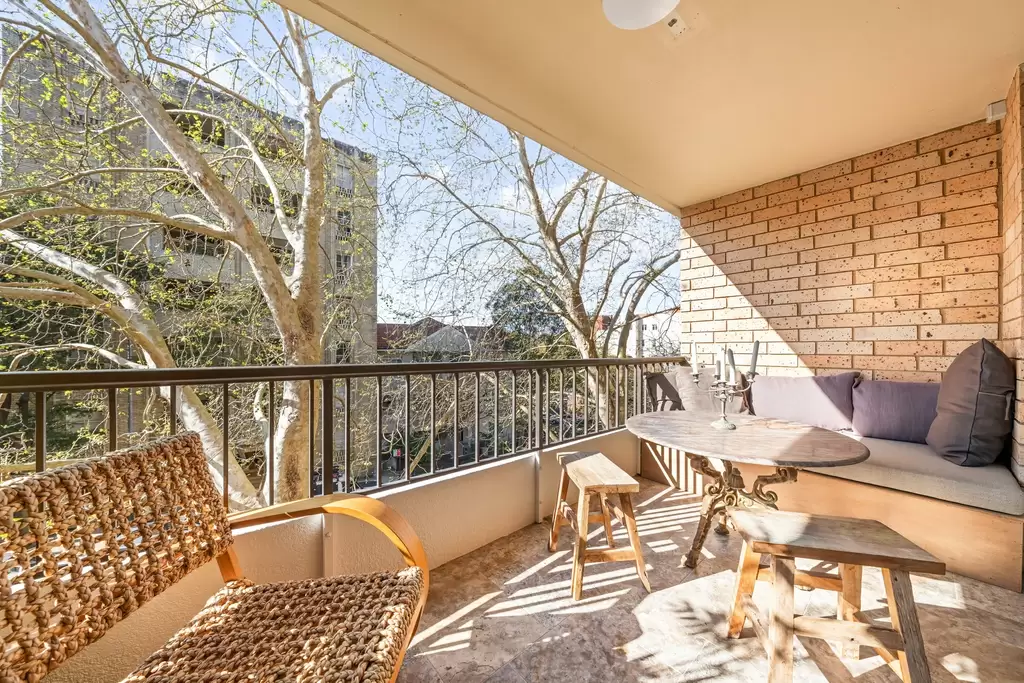6/29-35 Roslyn Gardens, Elizabeth Bay For Sale by Bradfield Badgerfox