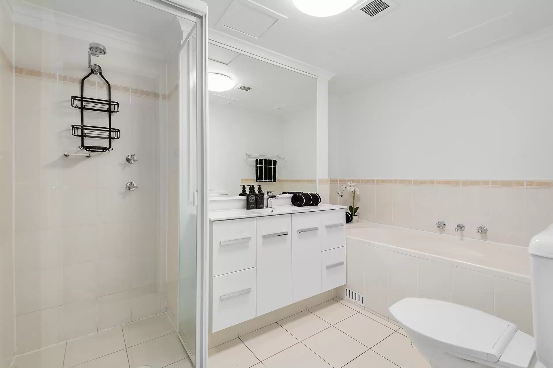 66/30 Nobbs Street, Surry Hills Sold by Bradfield Badgerfox - image 1