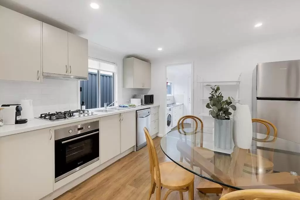 16 Dibbs Street, Alexandria Leased by Bradfield Badgerfox - image 1