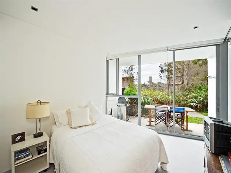 206/21 Elizabeth Bay Road, Elizabeth Bay Sold by Bradfield Badgerfox - image 1