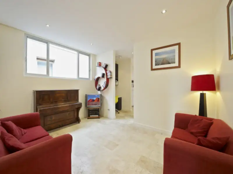 6 Busby Parade, Bronte Sold by Bradfield Badgerfox - image 1