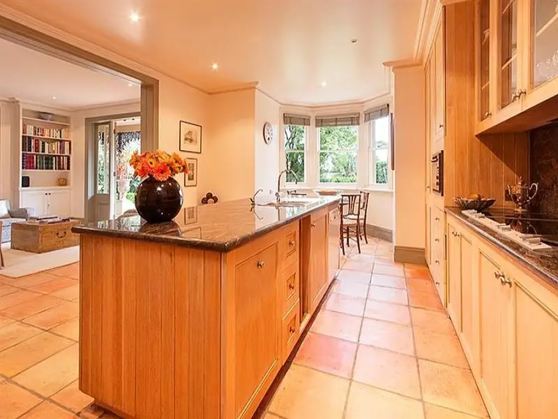 111 Henrietta Street, Waverley Sold by Bradfield Badgerfox - image 1
