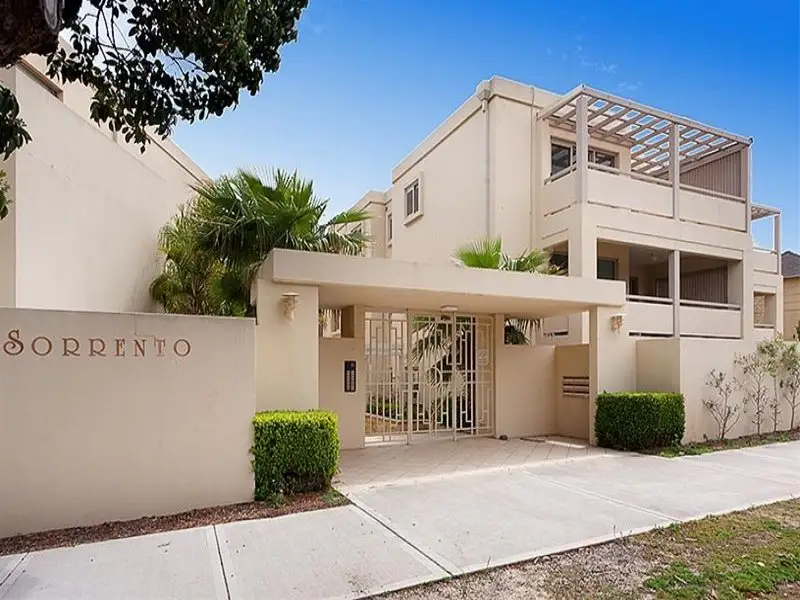 4/34-40 Spencer Street, Rose Bay Sold by Bradfield Badgerfox - image 1