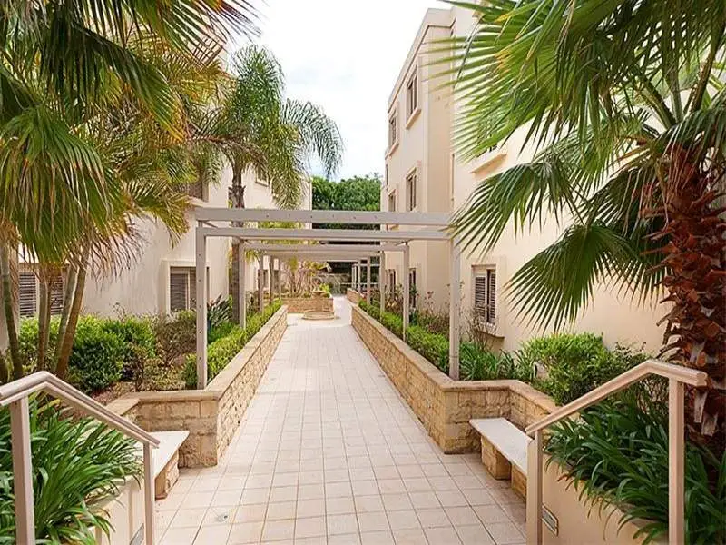 4/34-40 Spencer Street, Rose Bay Sold by Bradfield Badgerfox - image 1