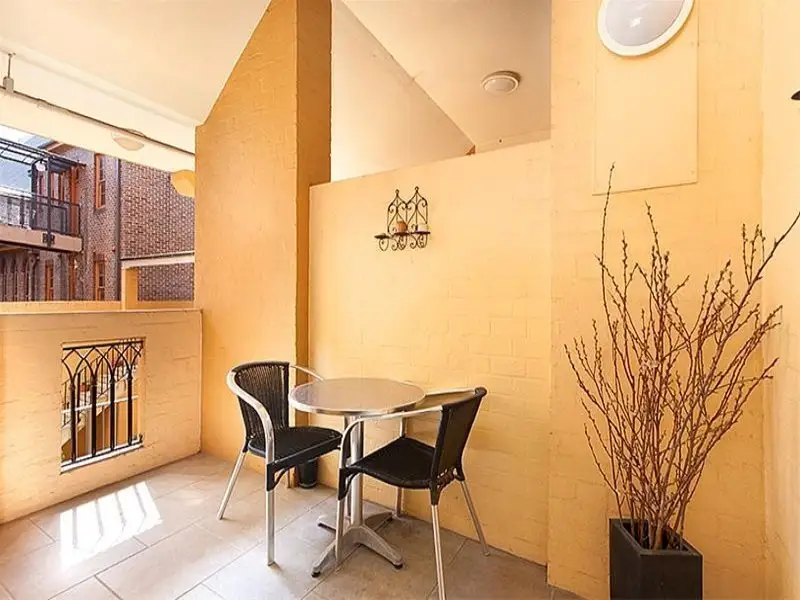 10/13-21 Abercrombie Street, Chippendale Sold by Bradfield Badgerfox - image 1