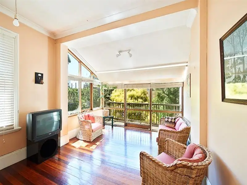 31 Walker Street, McMahons Point Sold by Bradfield Badgerfox - image 1