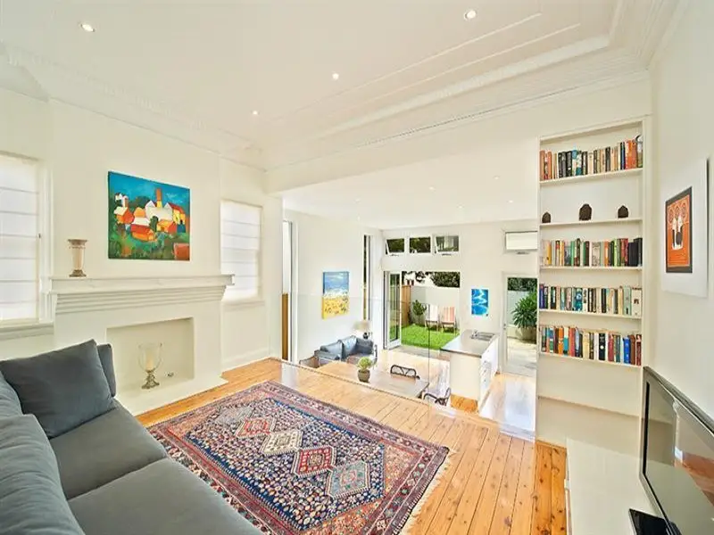 17 Hastings Parade, Bondi Beach Sold by Bradfield Badgerfox - image 1