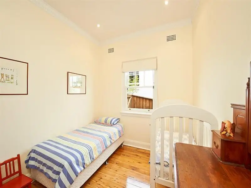 17 Hastings Parade, Bondi Beach Sold by Bradfield Badgerfox - image 1