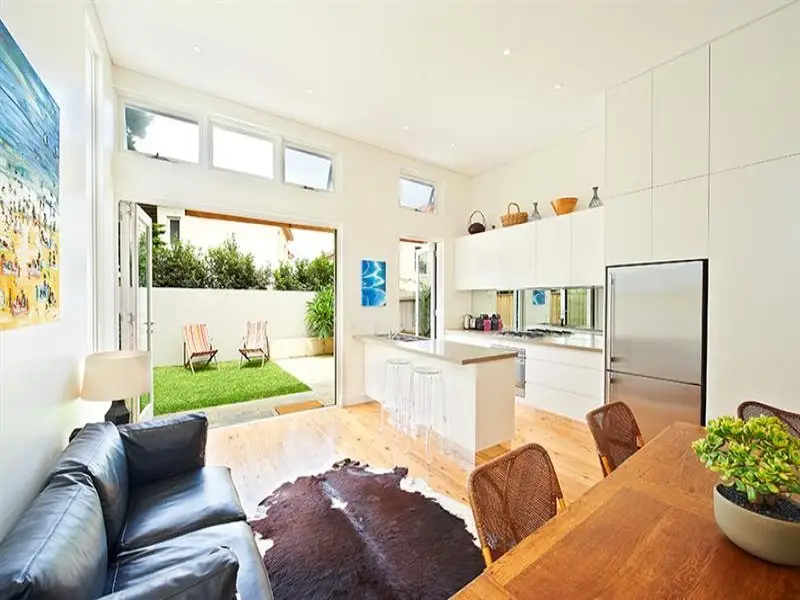 17 Hastings Parade, Bondi Beach Sold by Bradfield Badgerfox - image 1